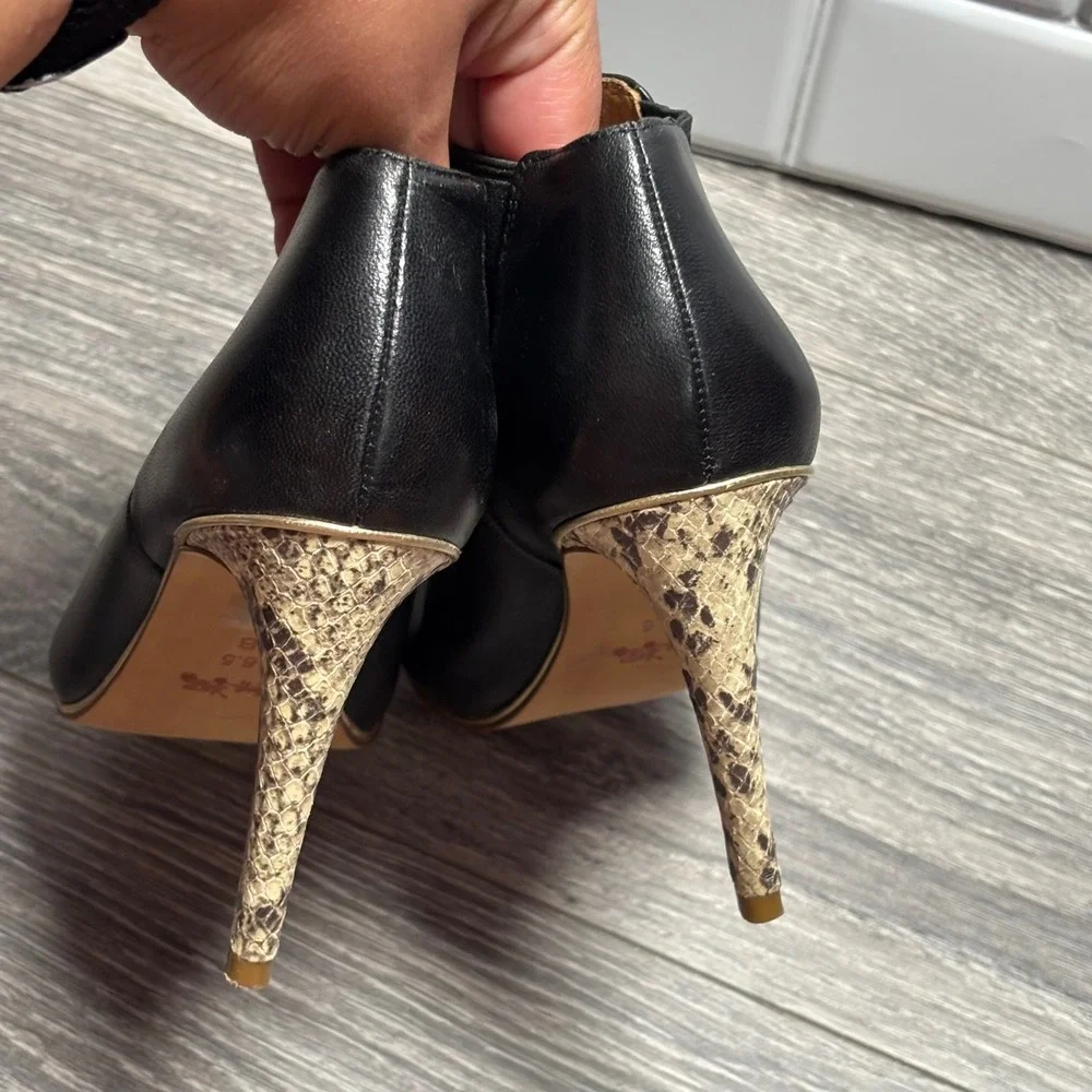 Coach Adrianna‎ Black Leather Peep Toe Bootie 6.5B